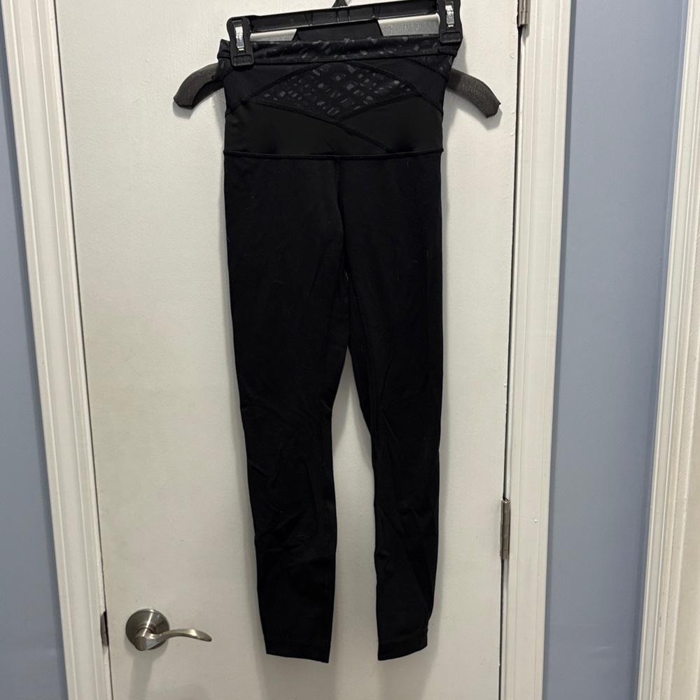 Lululemon Black High-Waisted Leggings size 4